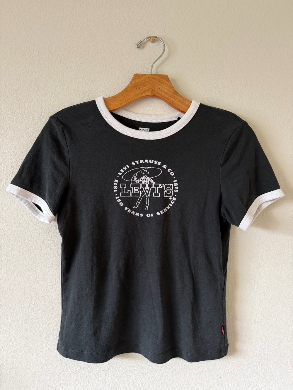 Levi’s Top - Picture 1 of 7